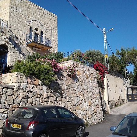 Rosary Sister Guest House Ein Karem Yerusalem Bagian luar foto
