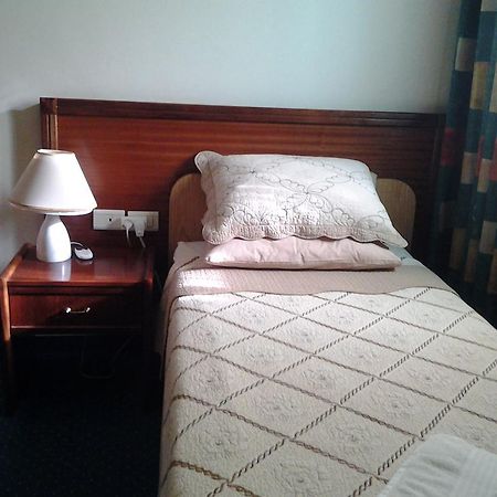 Rosary Sister Guest House Ein Karem Yerusalem Bagian luar foto