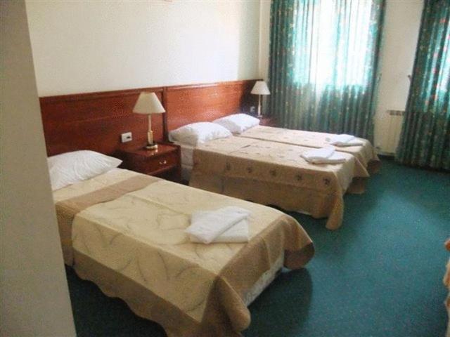Rosary Sister Guest House Ein Karem Yerusalem Ruang foto