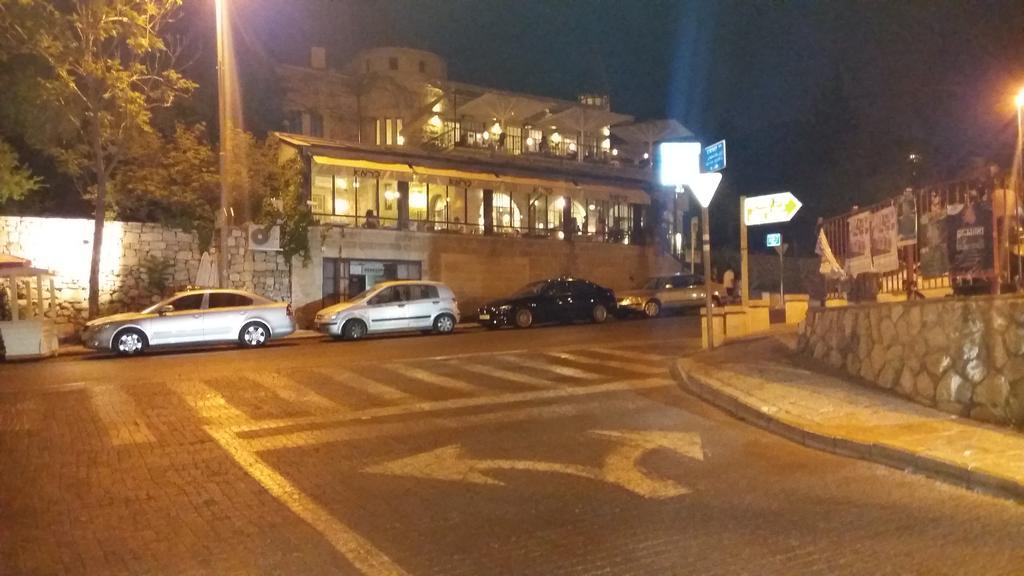 Rosary Sister Guest House Ein Karem Yerusalem Bagian luar foto