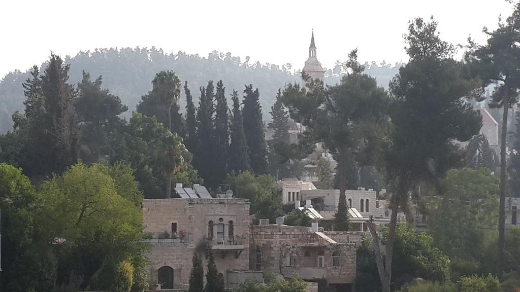 Rosary Sister Guest House Ein Karem Yerusalem Bagian luar foto