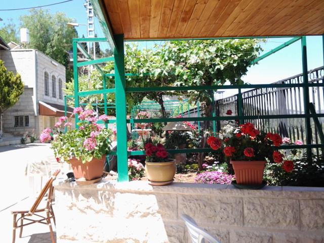 Rosary Sister Guest House Ein Karem Yerusalem Bagian luar foto