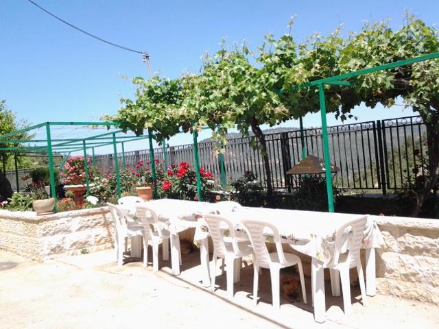 Rosary Sister Guest House Ein Karem Yerusalem Bagian luar foto